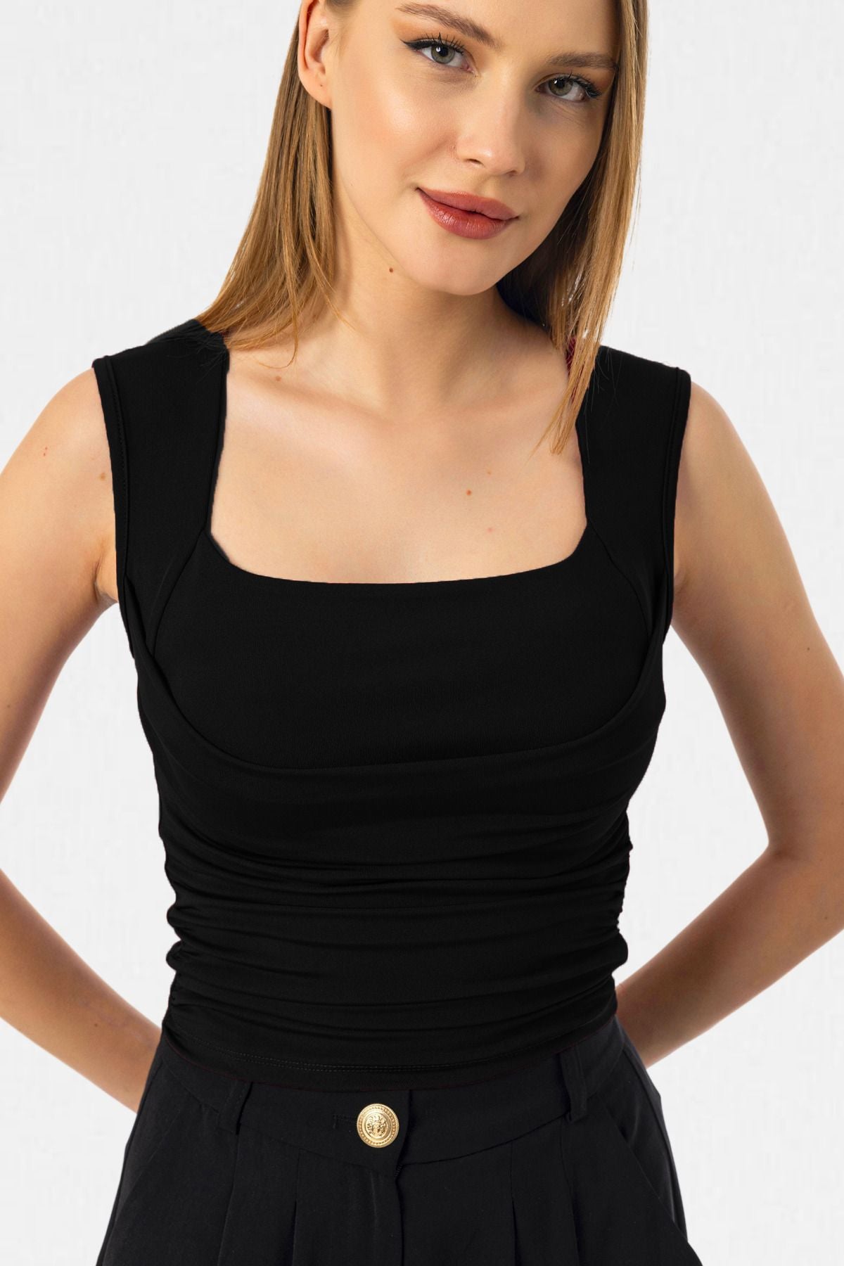 Kare Yaka Büzgü Detaylı Esnek Crop Bluz