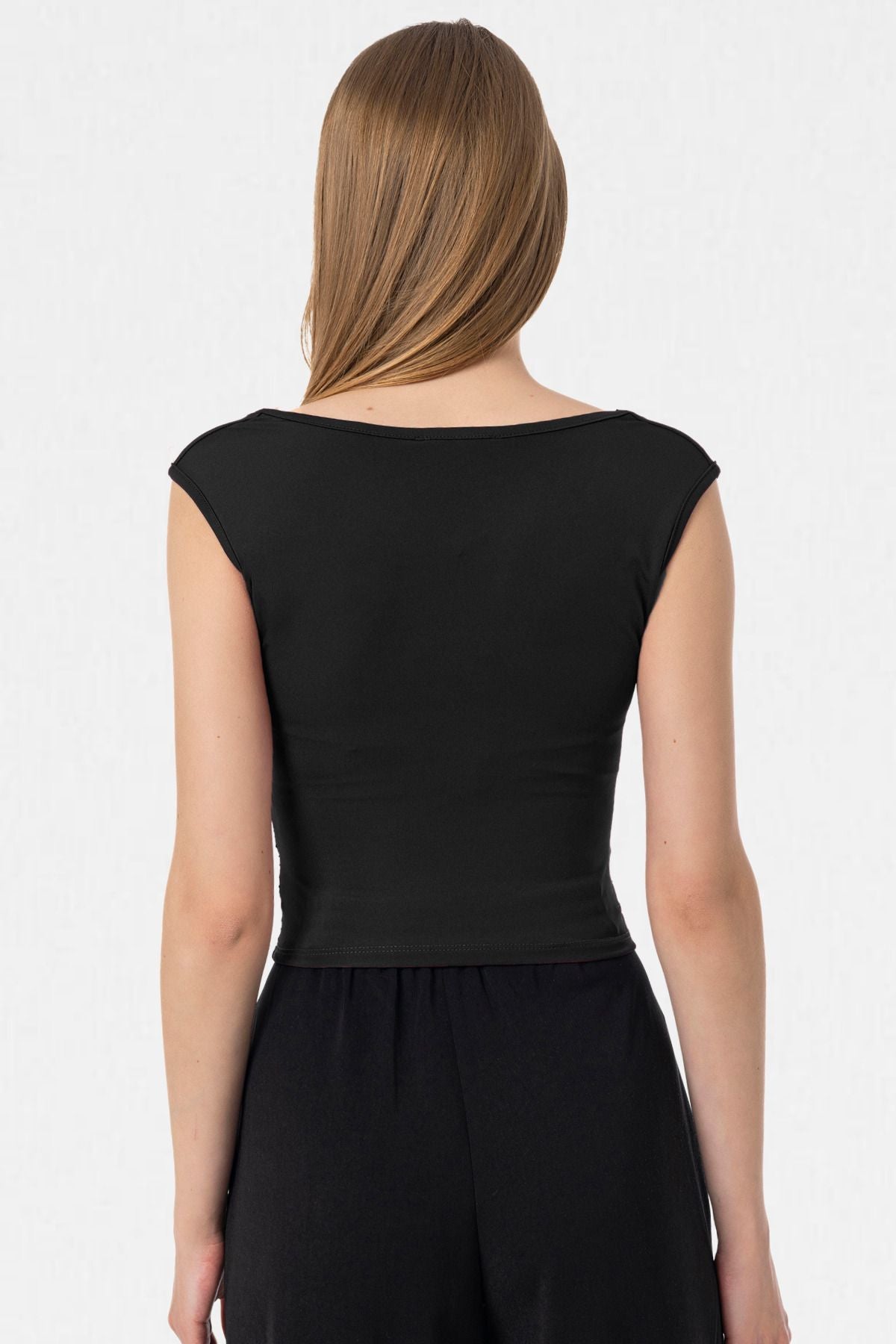 Kare Yaka Büzgü Detaylı Esnek Crop Bluz