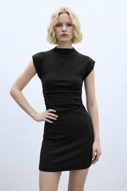 Vücüda Oturan Büzgülü Pamuk Elbise