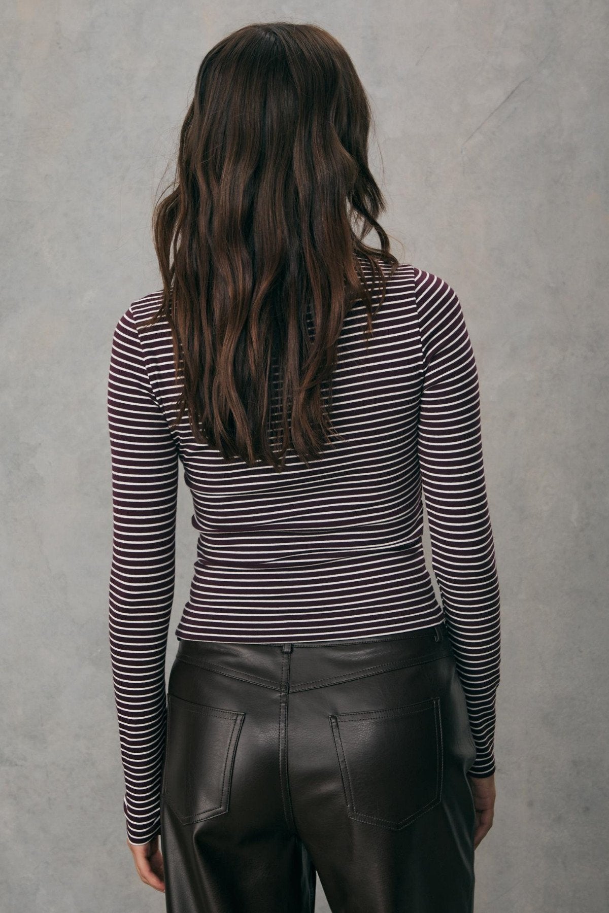 Siyah Çizgili %100 Pamuk Bisiklet Yaka Uzun Kol Bluz