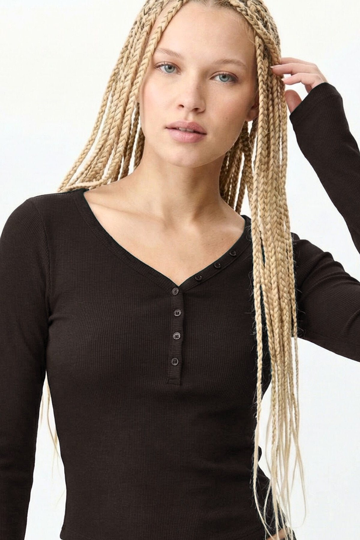 Siyah Düğmeli Vücüdu Saran Pamuklu Bluz